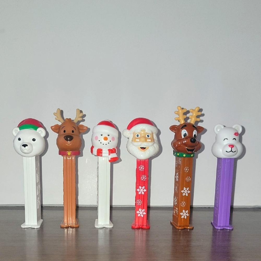 PEZ Dispenser Set - Picture 2 of 4
